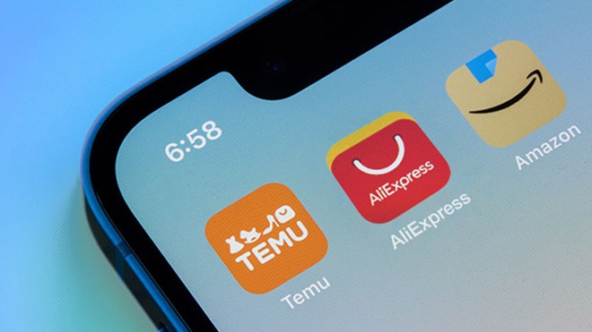 telefono con app ecommerce a confronto