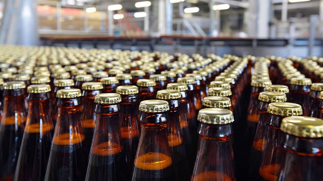 bottiglie con tappo metallico