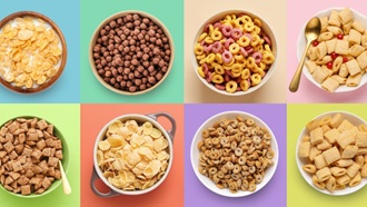 Vari tipi di cereali nelle ciotole