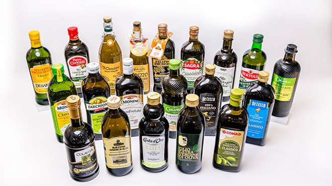Bottiglie olio d'oliva testate da Altroconsumo