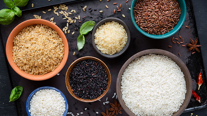 ciotole con diversi tipo di riso