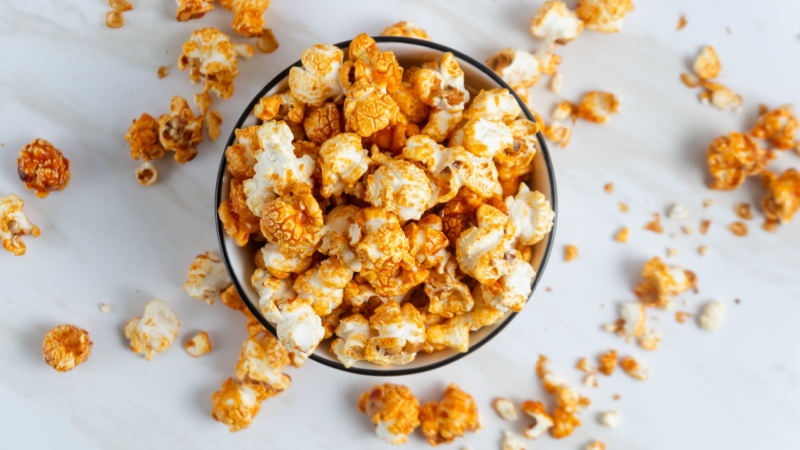 Pop corn dolci in una ciotola