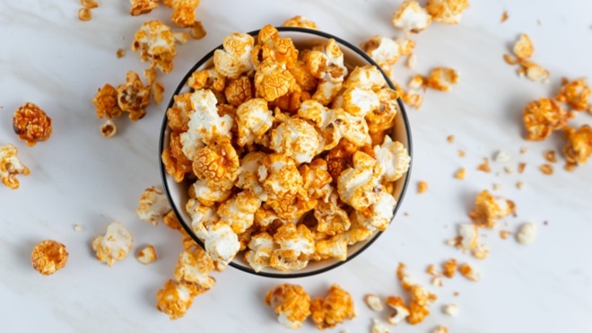 Pop corn dolci in una ciotola