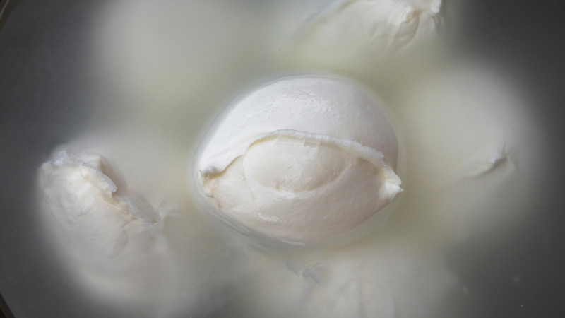 mozzarelle che galleggiano