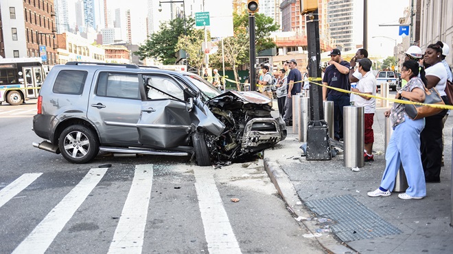 macchina incidentata 