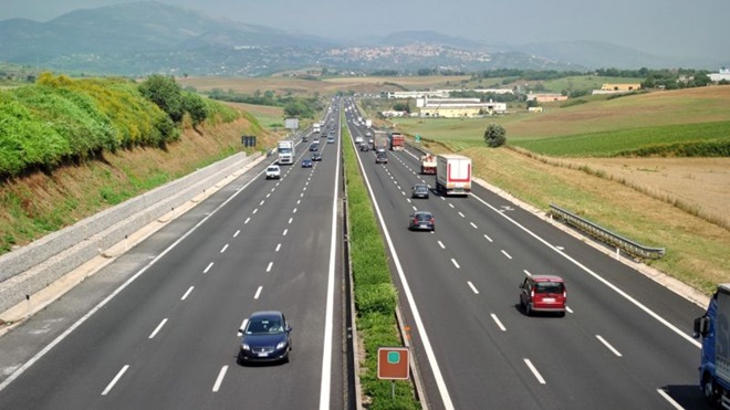 Auto in autostrada