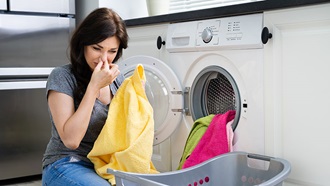 cattivi odori lavatrice