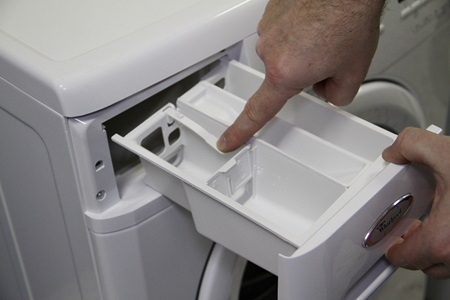 Rimuovi completamente la vaschetta