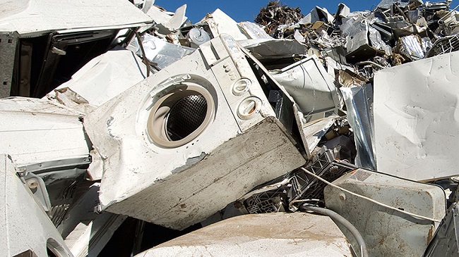 elettrodomestici in discarica
