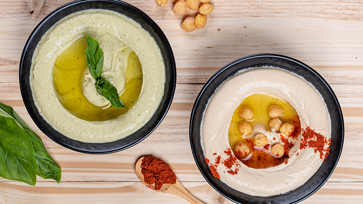 ciotole con hummus e guacamole