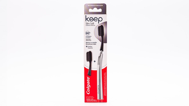 Spazzolino Colgate Keep Slim Soft carbone