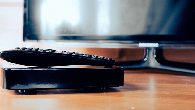 decoder, telecomando e base tv