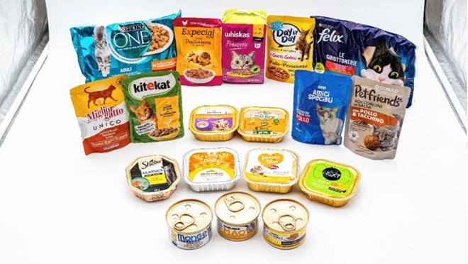 Cibo umido per gatti