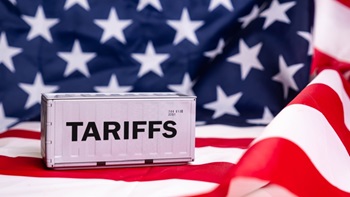 Bandiera americana con container dazi