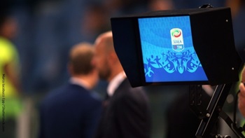 Telecamera stadio con logo Serie A Tim