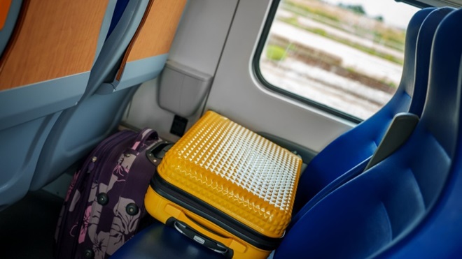 Bagagli posto sul treno
