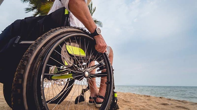 disabile in spiaggia