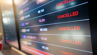 tabellone voli cancellati