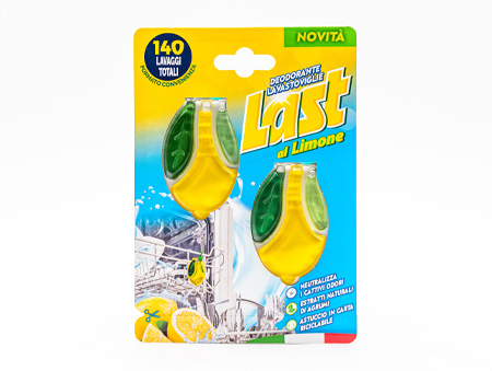 LAST deodorante lavastoviglie al Limone: grazie alla nuova formula 3 in 1 e alla membrana a rilascio controllato, deodora, neutralizza i cattivi odori e profuma la lavastoviglie anche quando è spenta. Durata: fino a 70 lavaggi. Costo: da 2.70 euro a 3.89 euro.