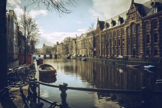 La Borsa di Amsterdam fa parte del circuito Euronext come Parigi e Milano.