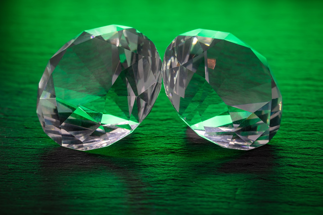 I diamanti restano uno splendido bene per chi ama la gioielleria, ma per quel che riguarda l’investimento non brillano altrettanto bene.