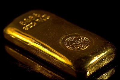 L'oro ha ripiegato dai massimi.