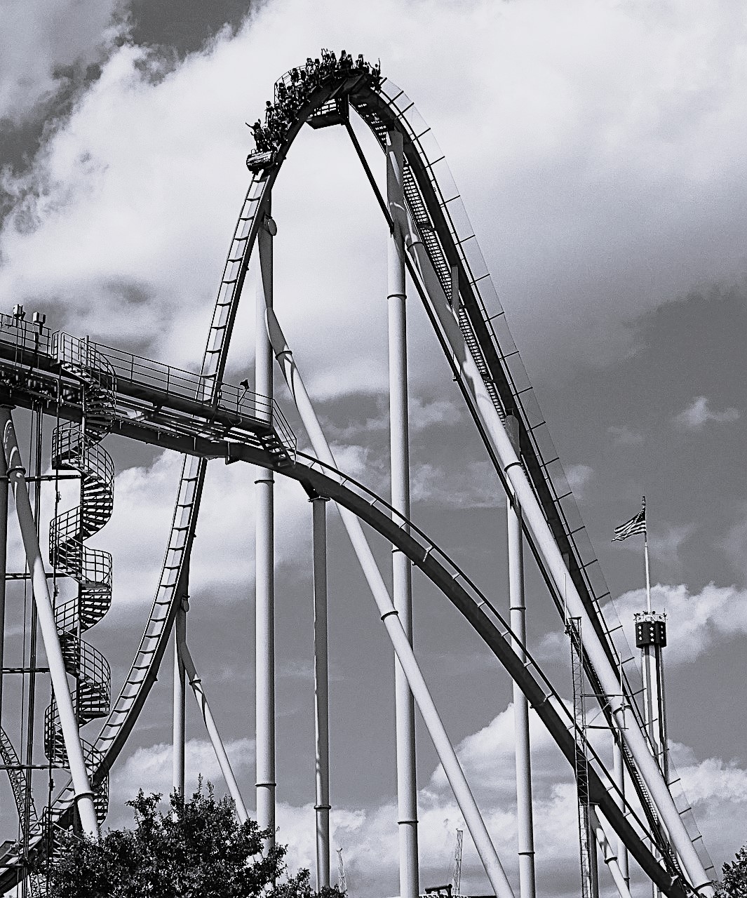 Il 2025 è quasi giunto al giro di boa, e fin qui possiamo dire che l’anno è stato piuttosto problematico, per i mercati finanziari.