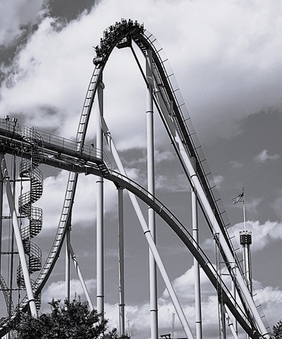 Il 2025 è quasi giunto al giro di boa, e fin qui possiamo dire che l’anno è stato piuttosto problematico, per i mercati finanziari.