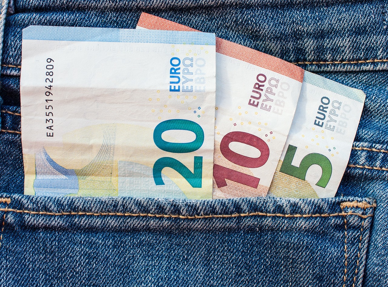 Se sei interessato al crowdfunding dedica a ognuni investimento pochi soldi che puoi permetterti di perdere se qualcosa va male, sfruttando gli importi minimi popolari per farti un giardinetto di investimenti diversificato. 