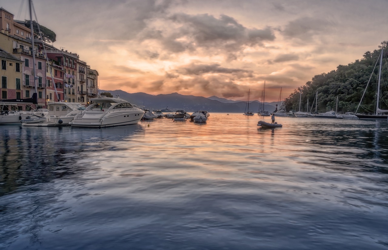 Il fatto che Blu Martin Yachts sia una realtà industriale esalta il fatto che a differenza dei normali investimenti in titoli di cui parliamo su Investi (per il settore degli yacht abbiamo Italian sea group e Sanlorenzo), il crowdfunding richiede, invece, un' ottica imprenditoriale e quindi conoscenza del settore e dei prodotti.. 