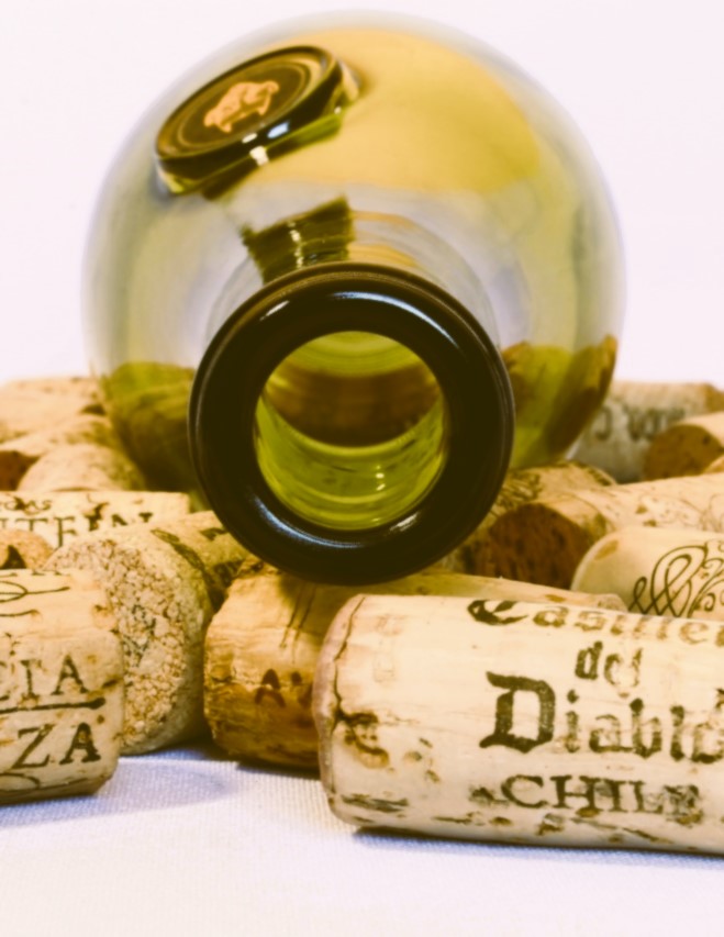 L’Italia torna a superare la Francia nella produzione vinicola che dovrebbe registrare un +7% conto un calo del 18% dei vicini d’oltralpe. 