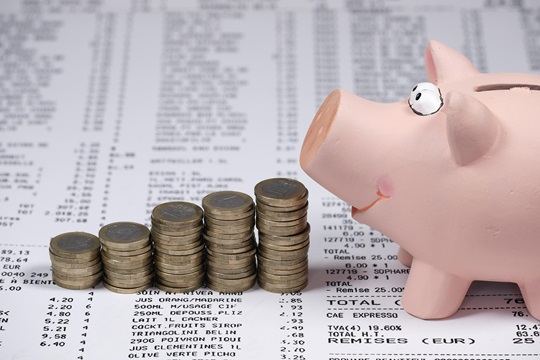 AI, robotica e mobilità attirano gli investitori, ma ETF con nomi simili possono essere molto diversi.