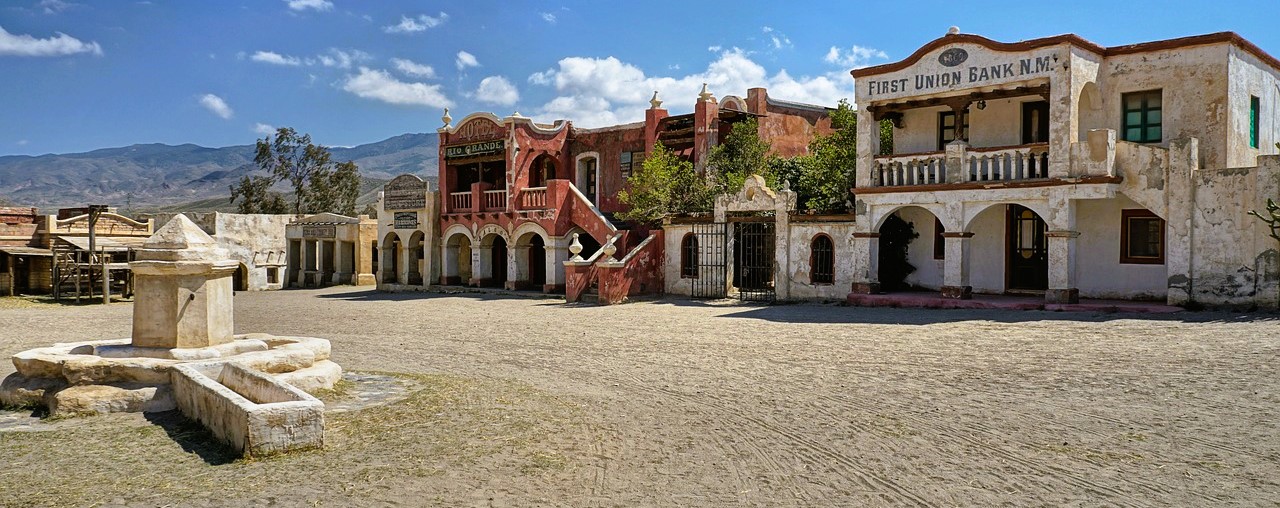 Il mito del far west torna a fare capolino ora che gli Usa hanno deciso di abdicare al loro compito di sceriffo del mondo e di sovvertire le regole del commercio internazionale. 